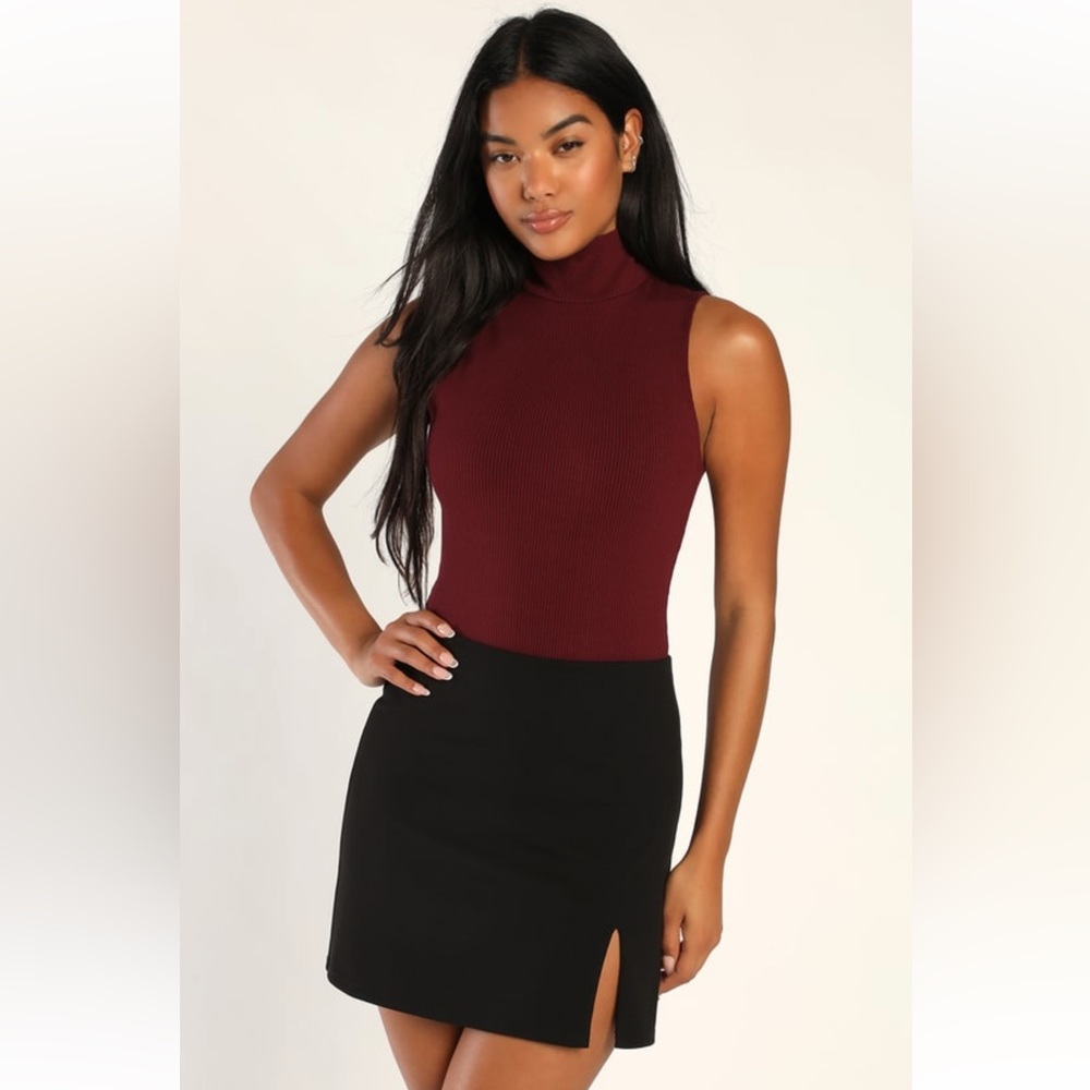 Lulus Wilde Burgundy Ribbed Sleeveless Mock Neck Bodysuit, Size Small